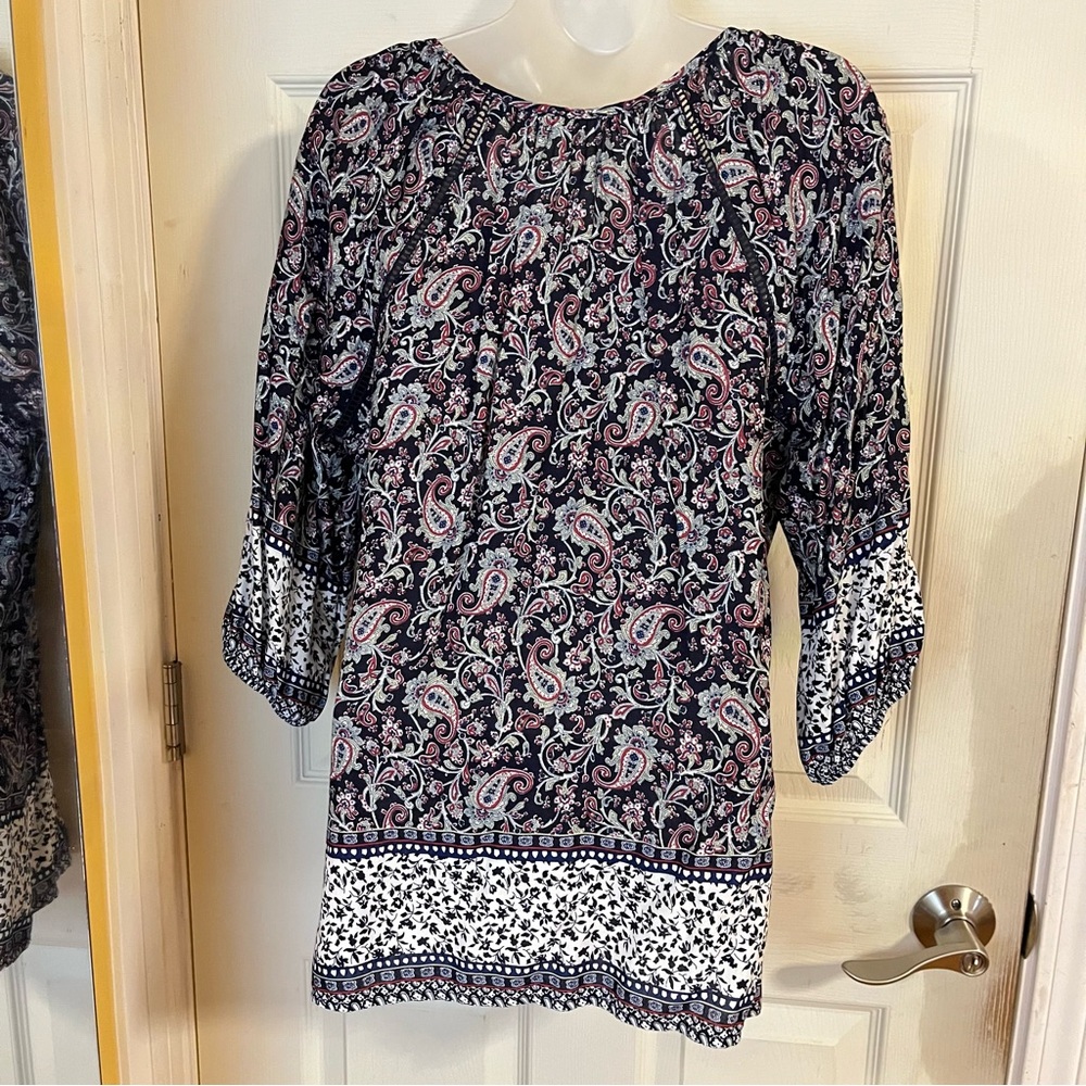 Solitaire Blouse - Picture 2 of 6